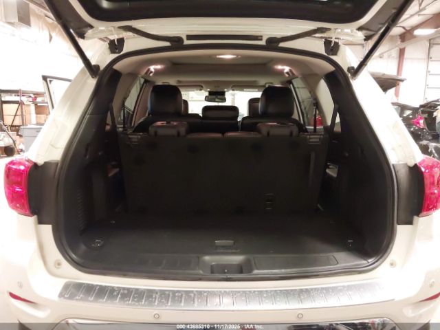 Nissan Pathfinder Platinum Image 14