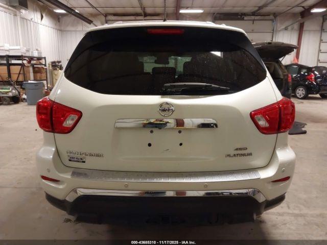 Nissan Pathfinder Platinum Image 17