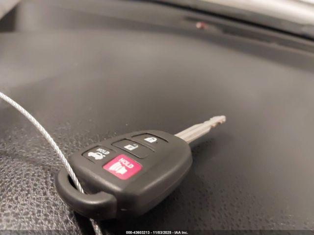 Toyota Corolla Se Image 12