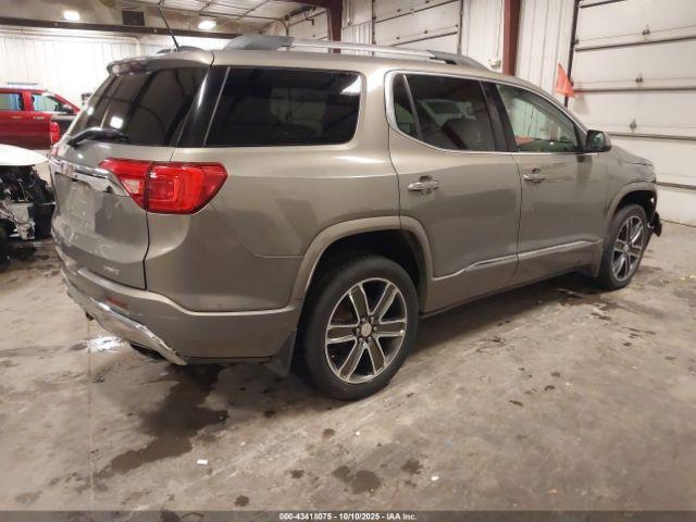 GMC Acadia Denali Image 5