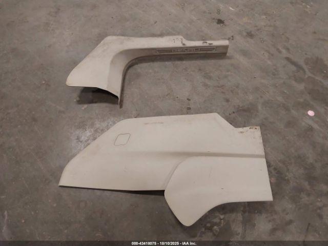 GMC Acadia Denali Image 2