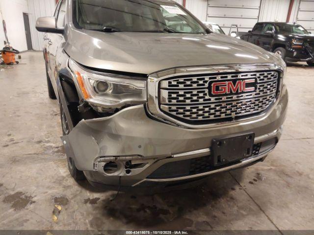 GMC Acadia Denali Image 15