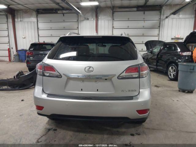 Lexus RX Image 16