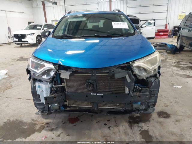 Toyota RAV4 Le Image 7