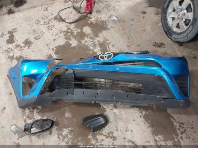 Toyota RAV4 Le Image 10