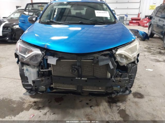 Toyota RAV4 Le Image 20