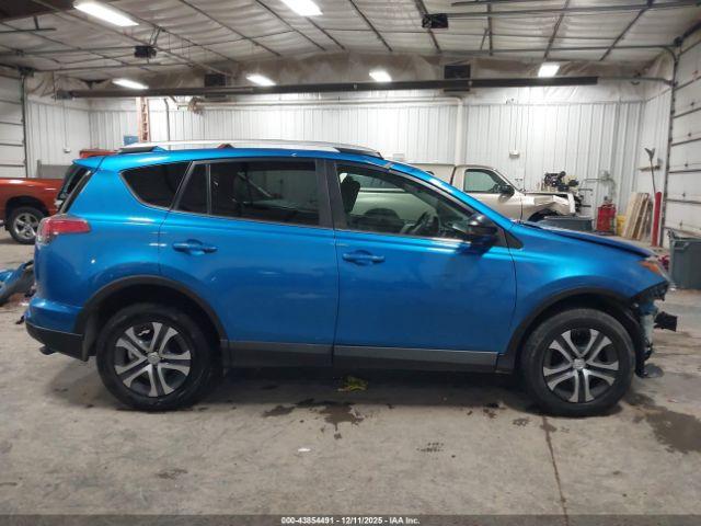 Toyota RAV4 Le Image 12