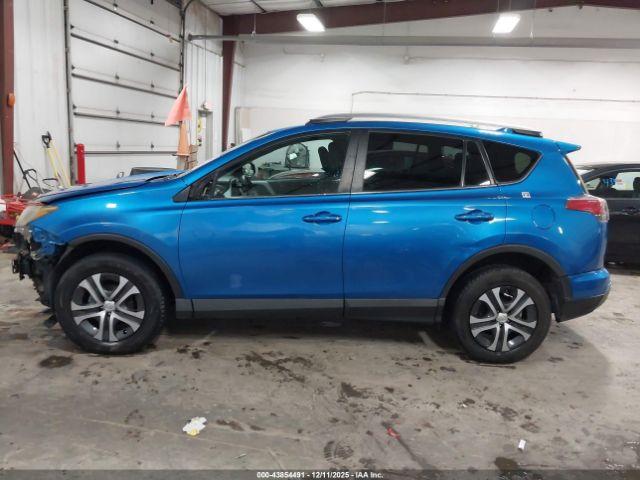 Toyota RAV4 Le Image 2