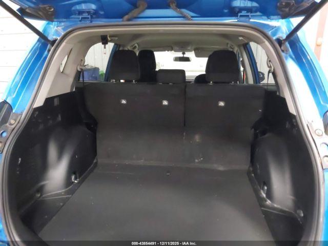 Toyota RAV4 Le Image 17