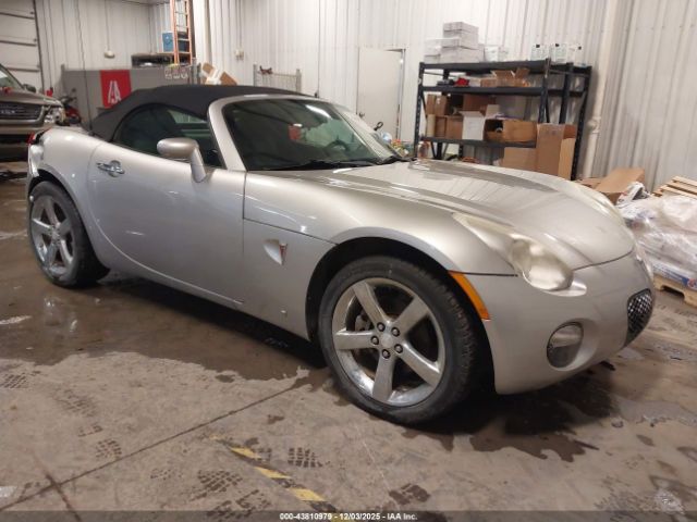 Pontiac Solstice Image 1