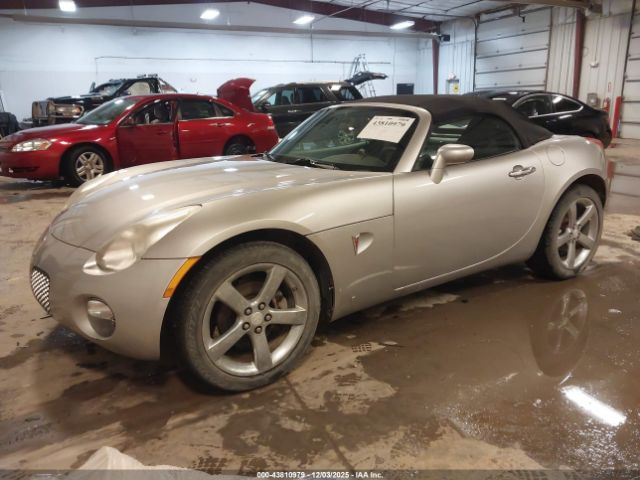 Pontiac Solstice Image 5