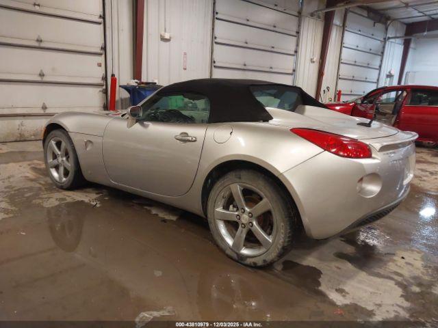 Pontiac Solstice Image 16