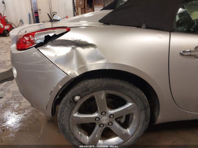 Pontiac Solstice Image 10