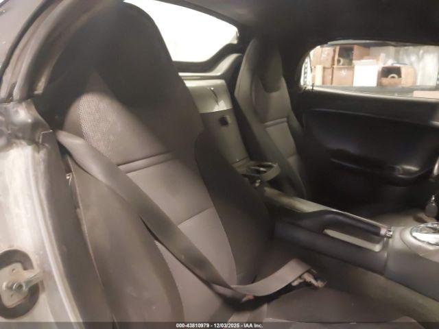 Pontiac Solstice Image 7