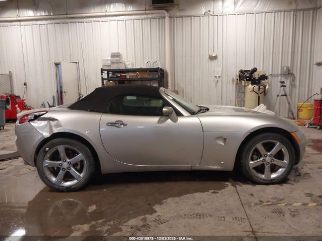 Pontiac Solstice Image 15