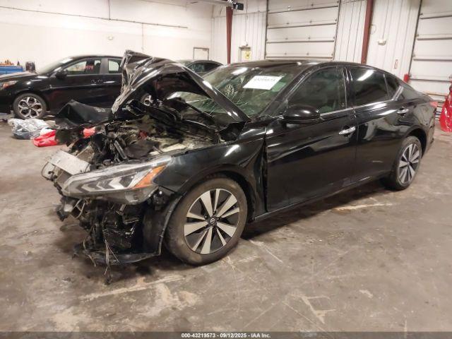 Nissan Altima Sv Intelligent Awd Image 5