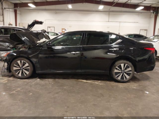 Nissan Altima Sv Intelligent Awd Image 3