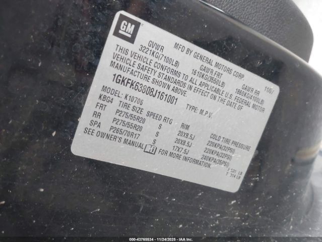 GMC Yukon Denali Image 13