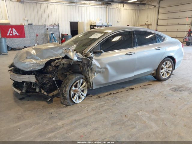 Chrysler 200 Limited Image 2