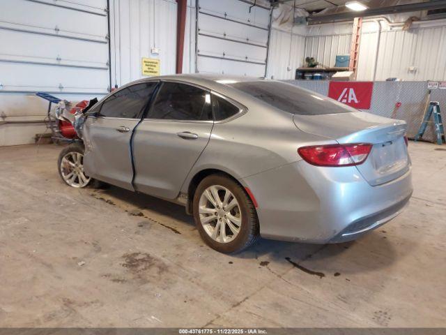 Chrysler 200 Limited Image 3