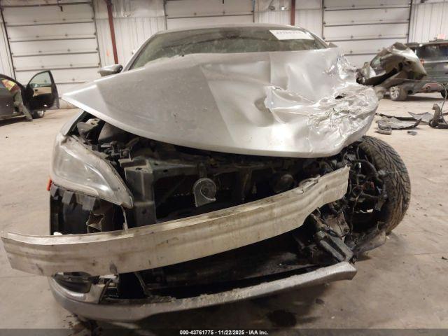 Chrysler 200 Limited Image 10