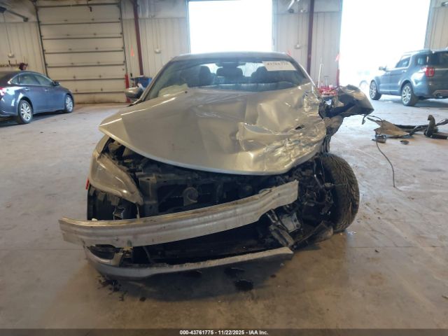 Chrysler 200 Limited Image 11