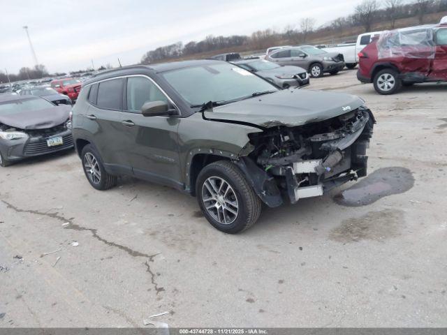  Salvage Jeep Compass