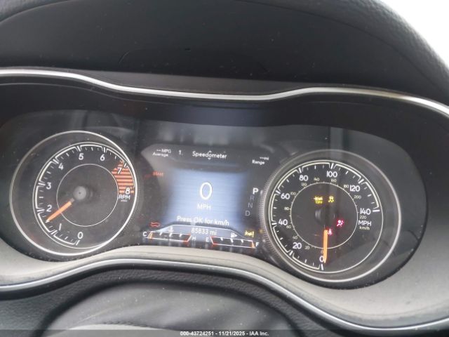 Jeep Cherokee Latitude Lux 4x4 Image 8