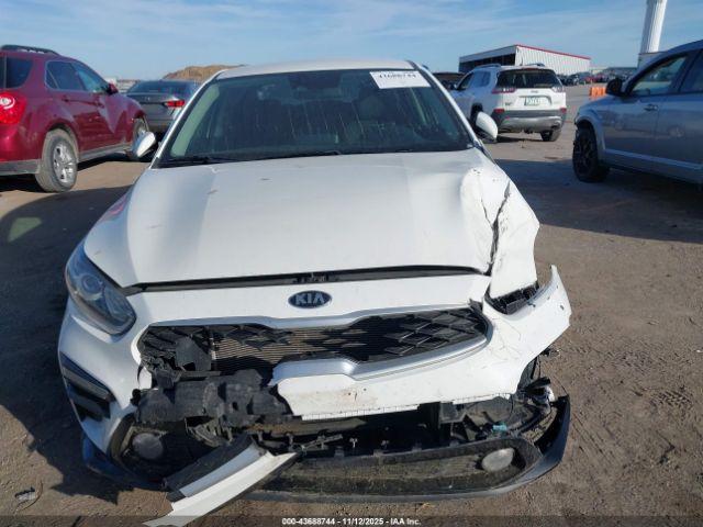 Kia Forte Lxs Image 16