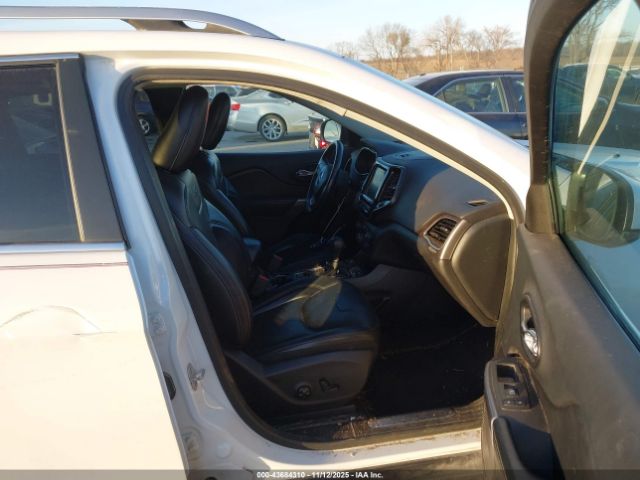 Jeep Cherokee Limited 4x4 Image 7