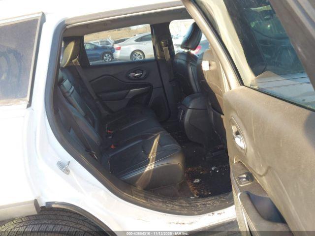 Jeep Cherokee Limited 4x4 Image 18