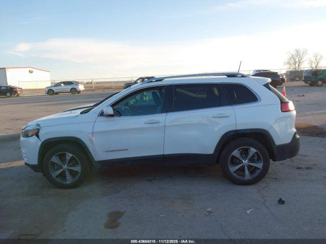 Jeep Cherokee Limited 4x4 Image 8