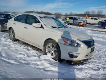  Salvage Nissan Altima