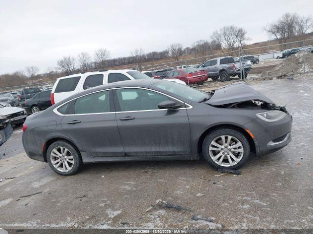Chrysler 200 Limited Platinum Image 6