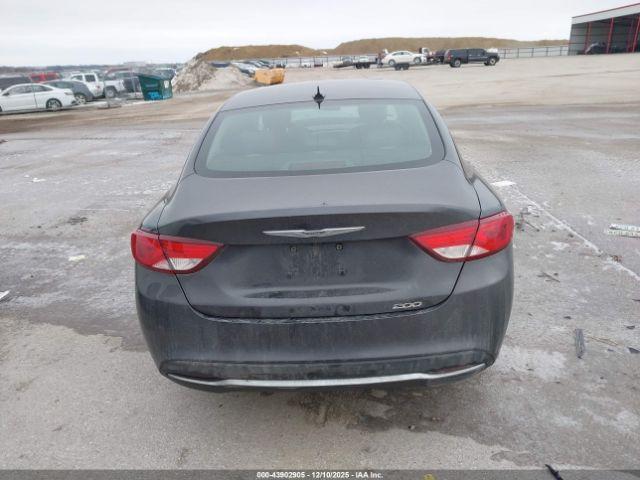 Chrysler 200 Limited Platinum Image 10