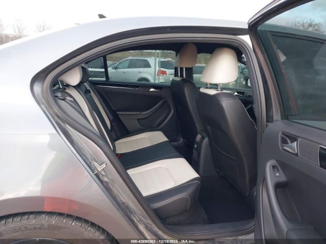 Volkswagen Jetta 1.8t Sport Image 8