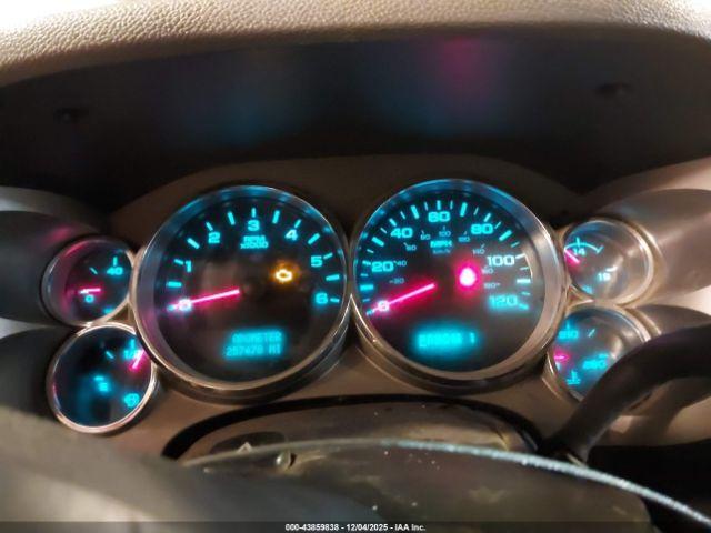 Chevrolet Silverado 2500 Work Truck Image 6