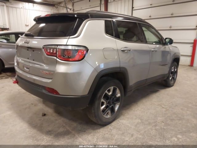 Jeep Compass Trailhawk 4x4 Image 15