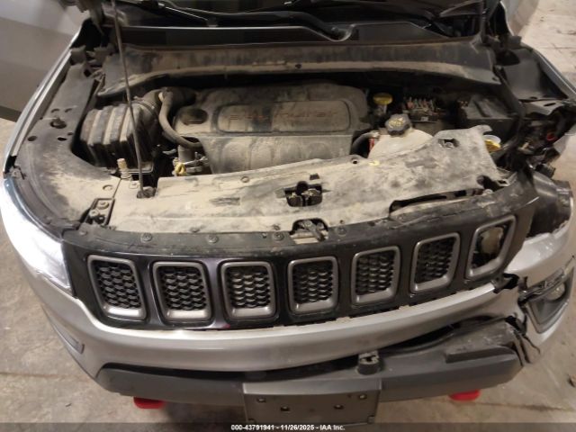 Jeep Compass Trailhawk 4x4 Image 17