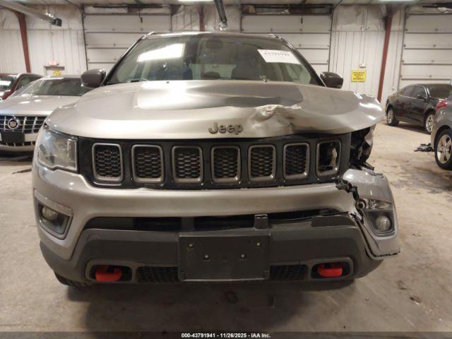 Jeep Compass Trailhawk 4x4 Image 13