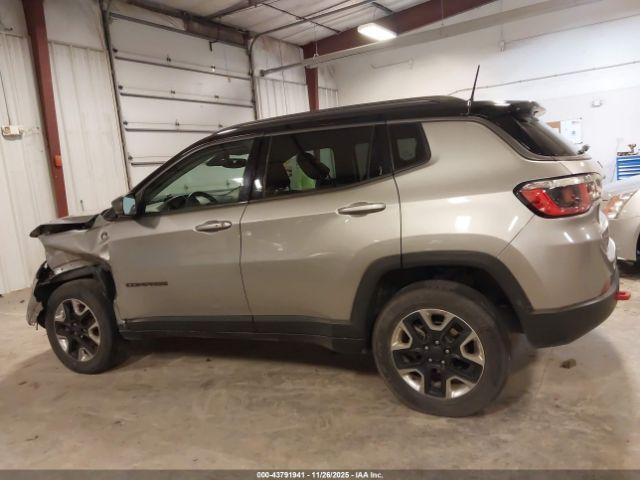 Jeep Compass Trailhawk 4x4 Image 7