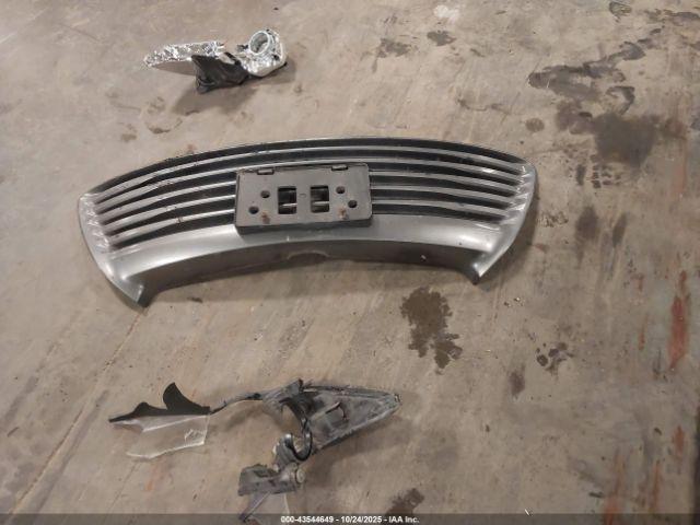 Toyota Camry Le Image 3