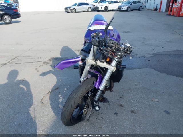 Honda Cbr900 Rr Image 4