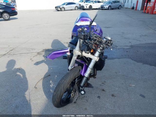 Honda Cbr900 Rr Image 4