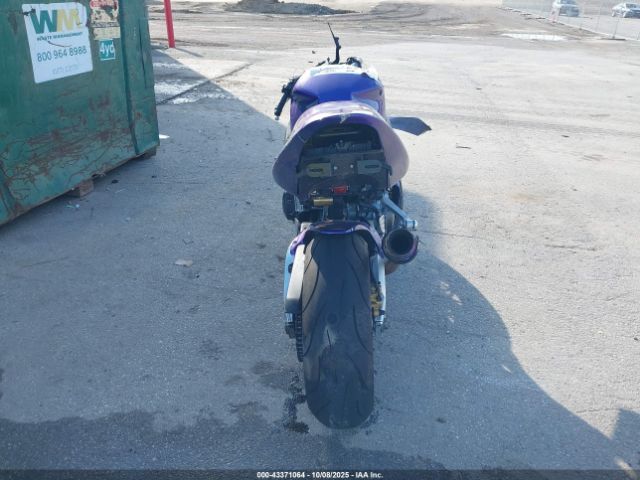 Honda Cbr900 Rr Image 15