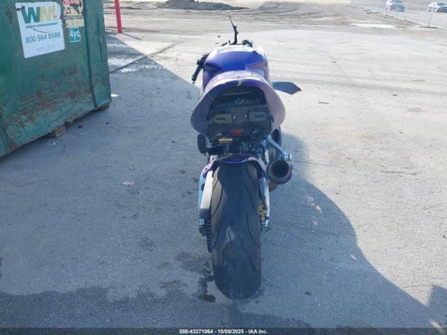 Honda Cbr900 Rr Image 15