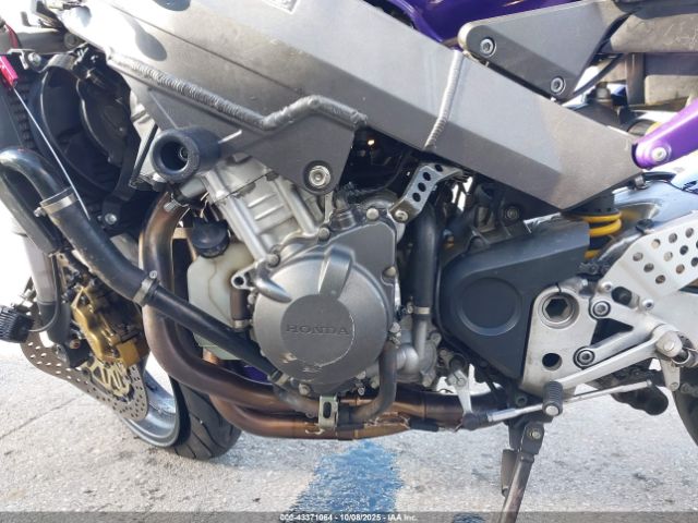 Honda Cbr900 Rr Image 6