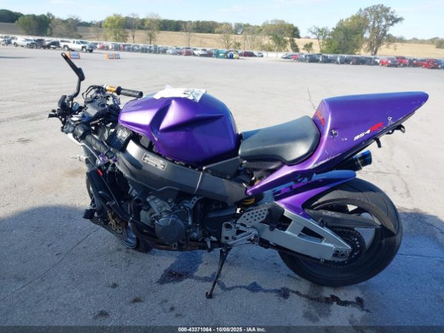 Honda Cbr900 Rr Image 11