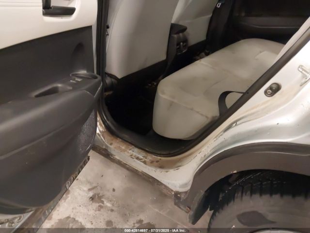 Toyota Corolla L Image 13