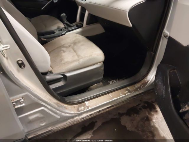 Toyota Corolla L Image 10